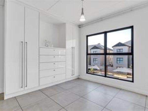 To Let 3 Bedroom Property for Rent in Waterfall Eastern Cape